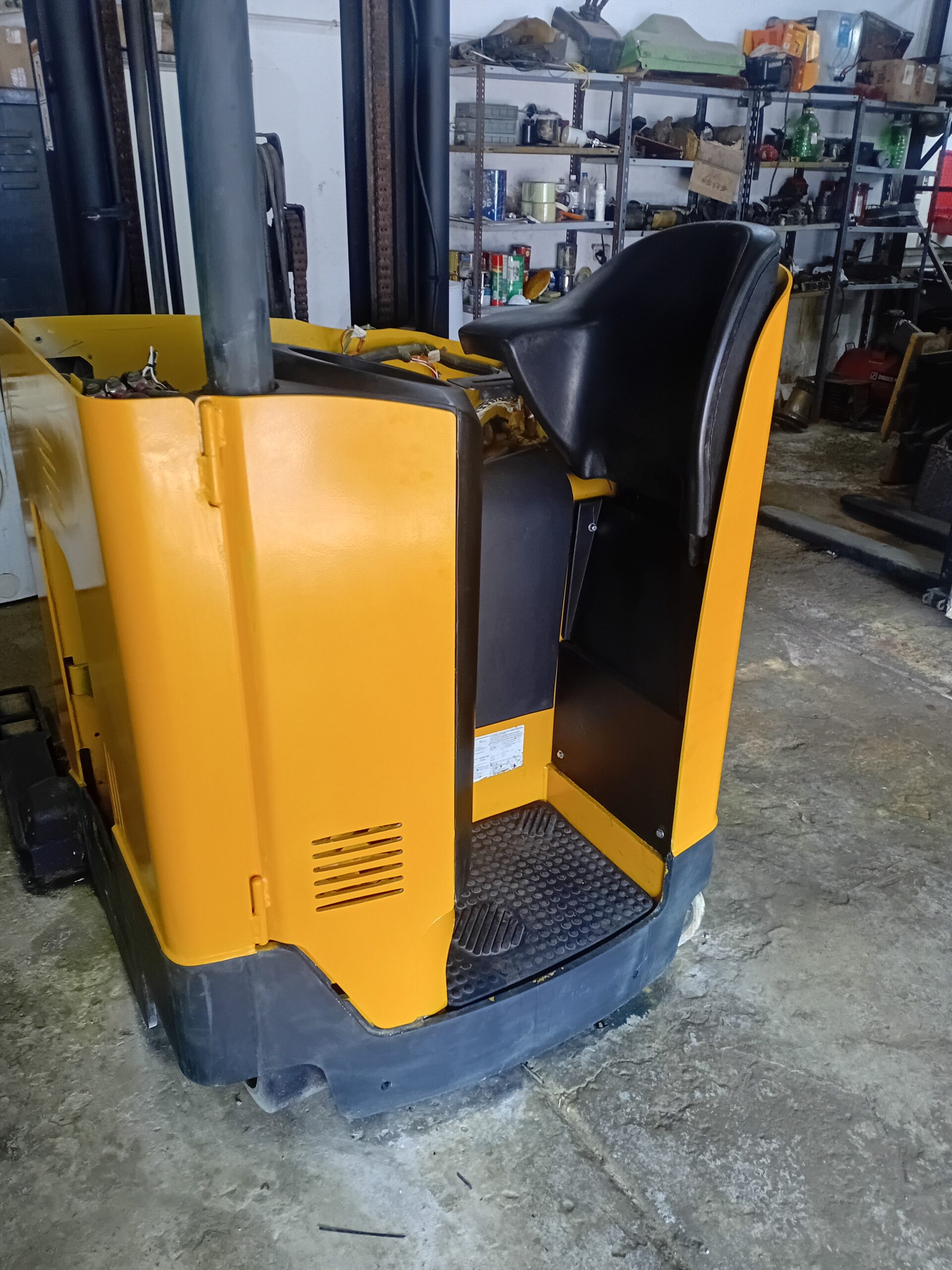 Apiladora YALE NR035DANL - Imagen 2